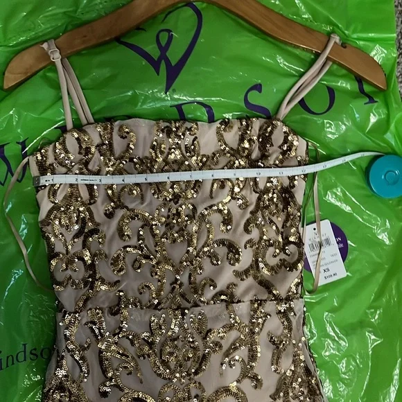 BRAND NEW Windsor formal gold sequin dress - Picture 13 of 14